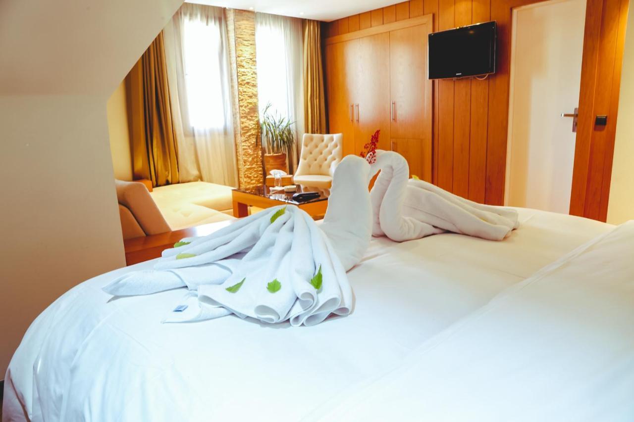 Hotel Perce Neige อิเฟรน ภายนอก รูปภาพ