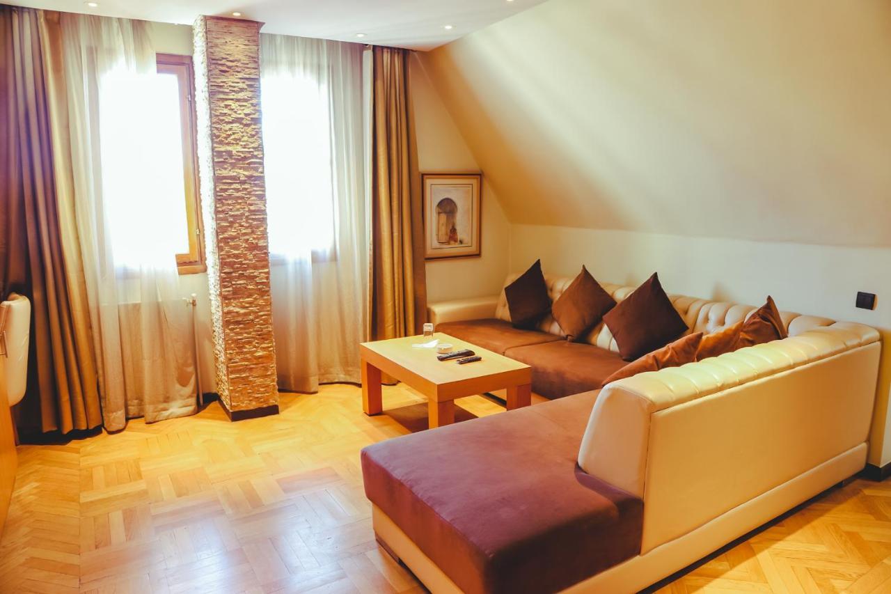 Hotel Perce Neige อิเฟรน ภายนอก รูปภาพ